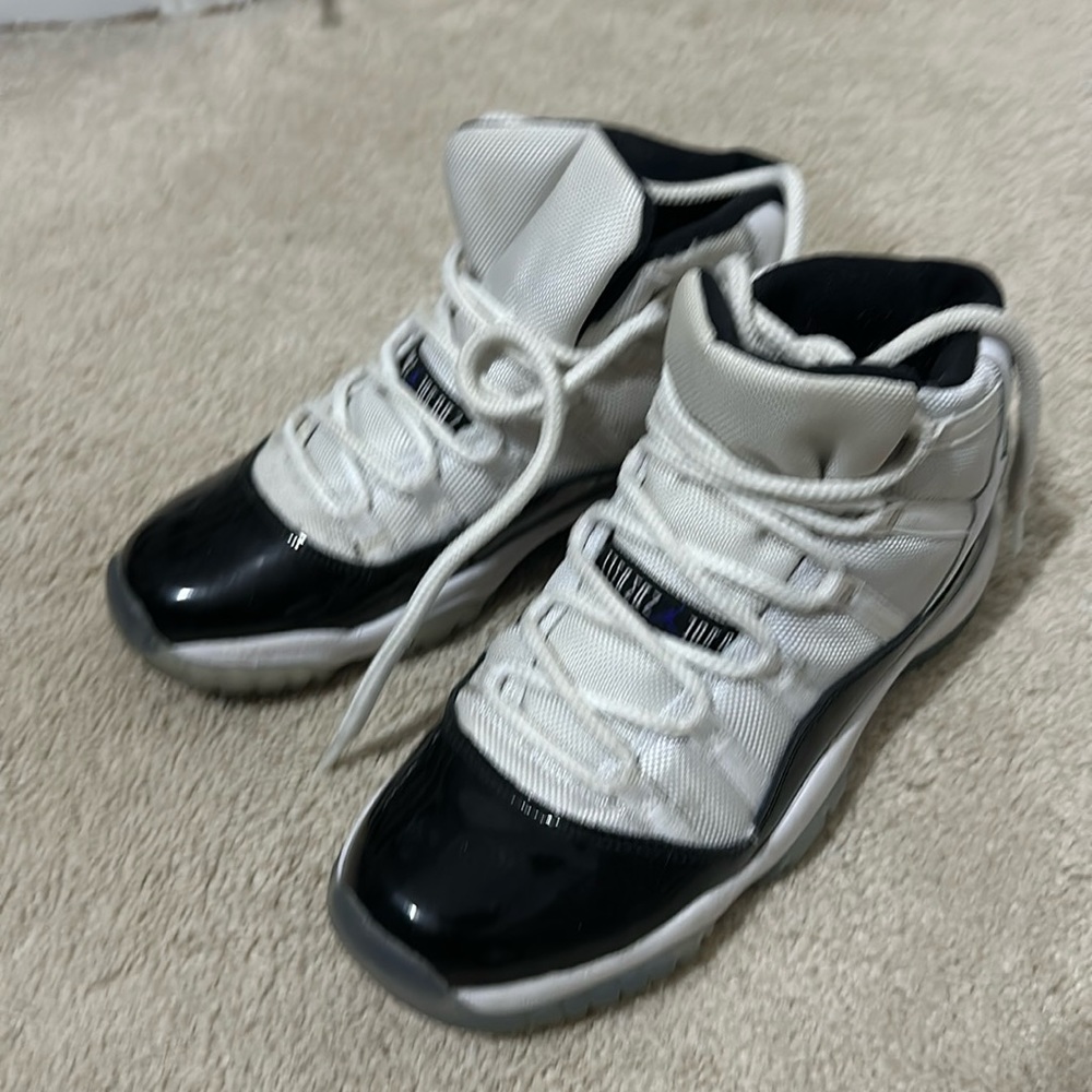 Jordan 11 Concord shoes size 7 kids